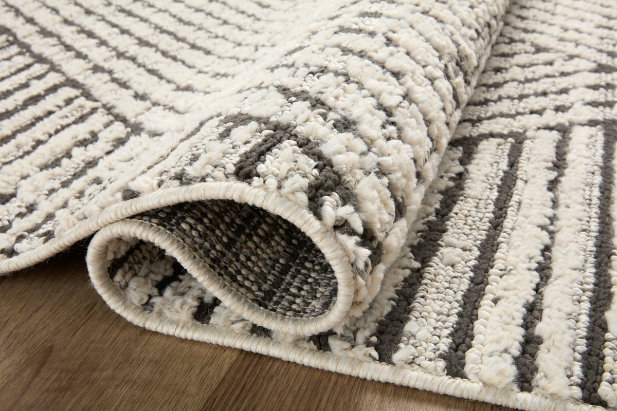 Loloi Fabian Rug, 5'3" length x 7'6" width View 4