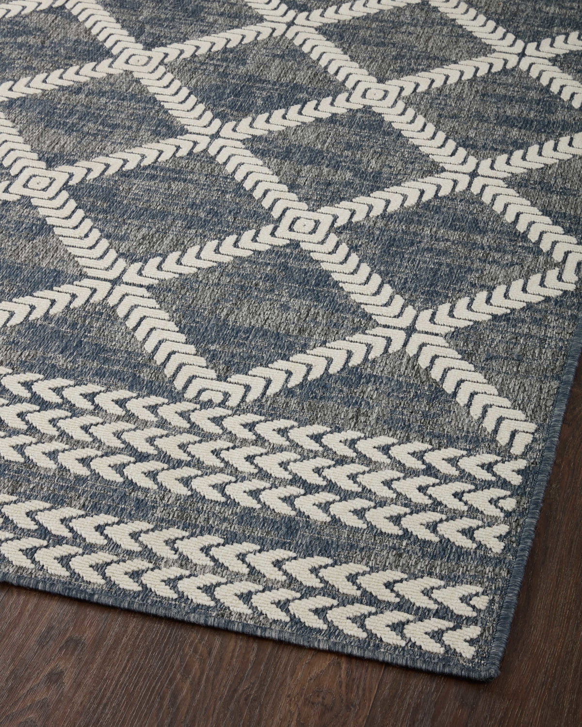 Loloi Rainier Rug, 1'6" length x 1'6" width View 7