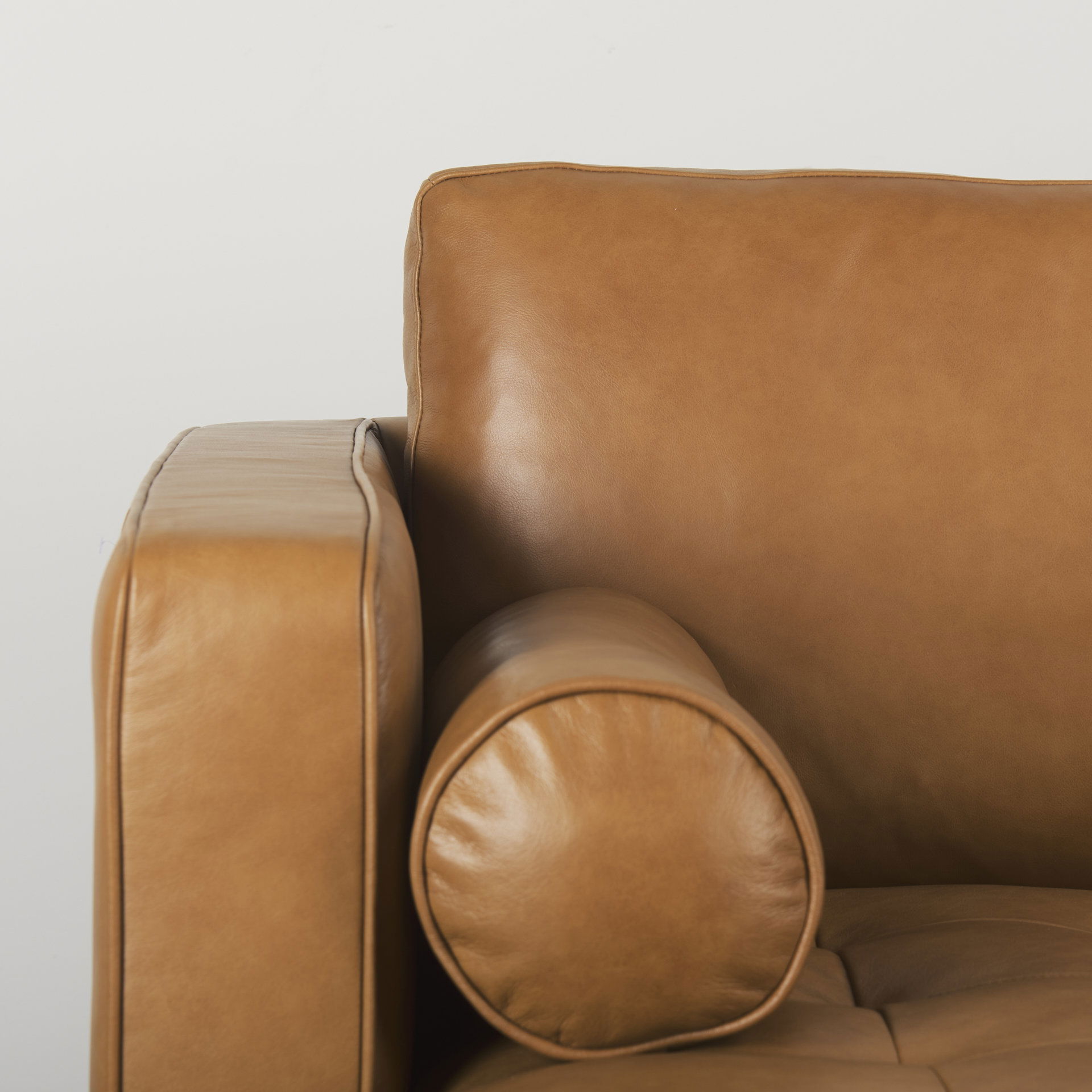 Svend 111.4L x 68.0W x 33.9H Tan Leather Right Chaise Sectional Sofa large image 