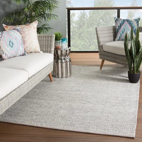 Lamanda Indoor/ Outdoor Solid Taupe/ Gray Area Rug