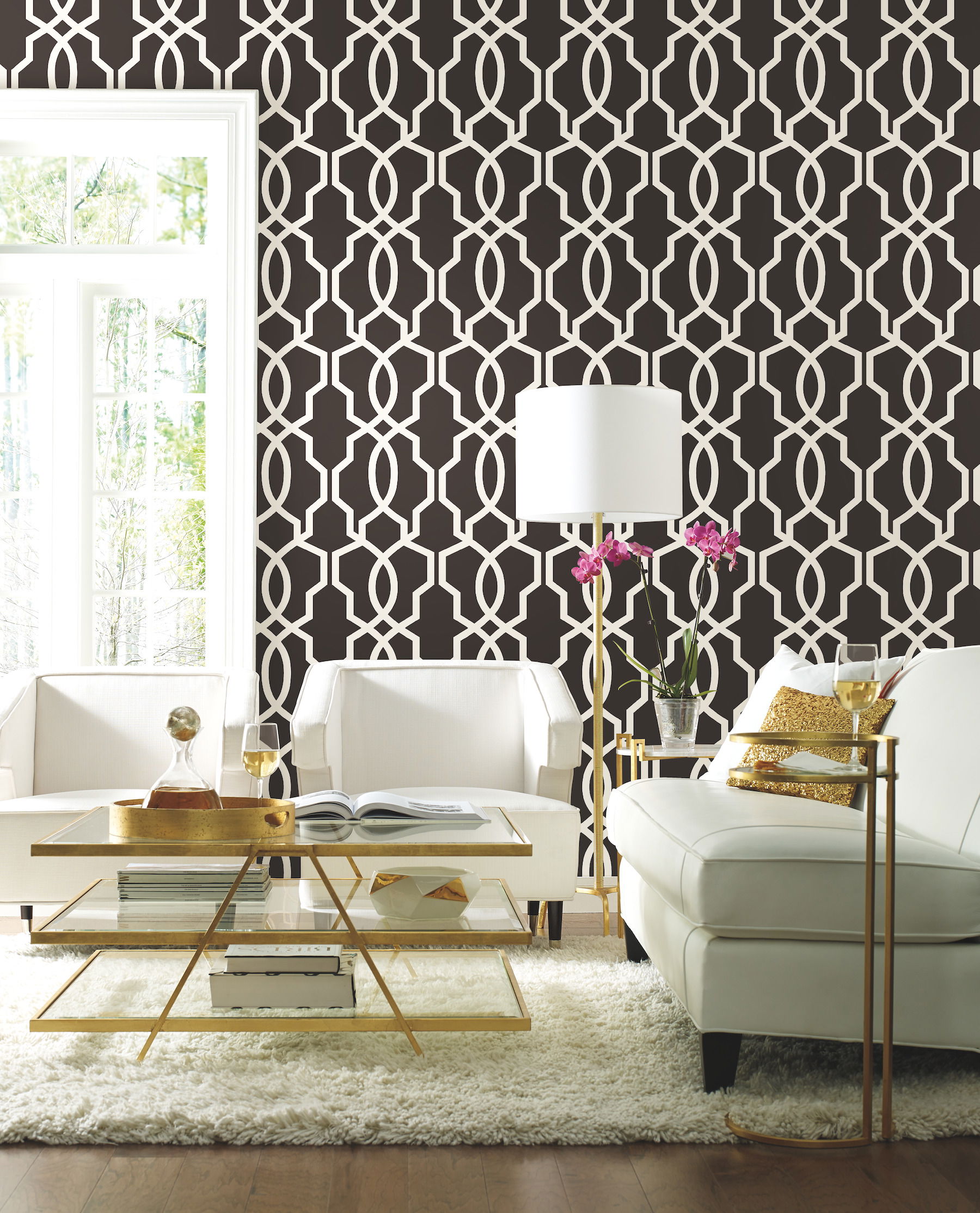 Hourglass Trellis White Wallpaper large image 