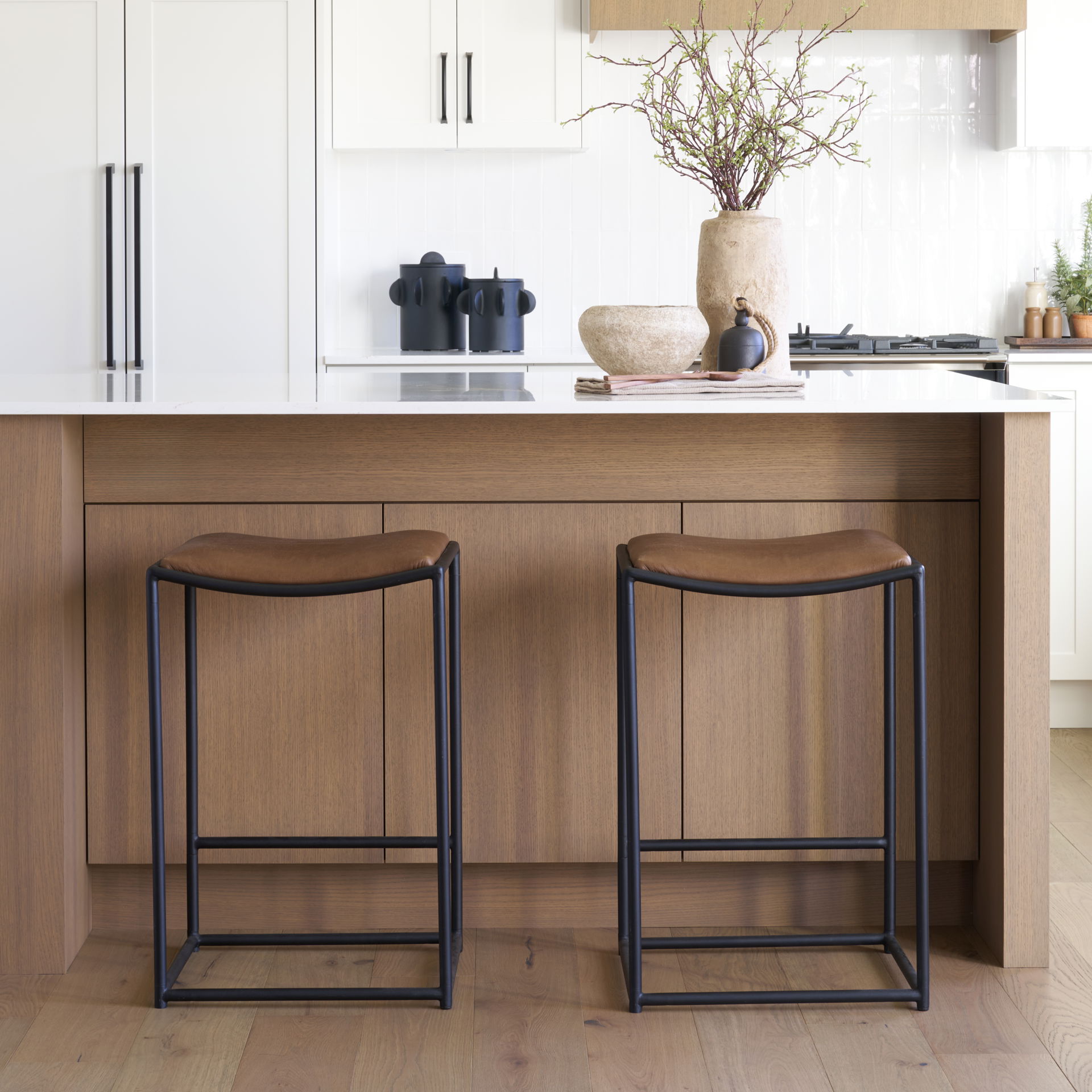 Taniel Brown Leather with Black Metal Counter Stool, Counter & Bar Stool by Mercana, 18" length x 16" width x 27.75" height View 4