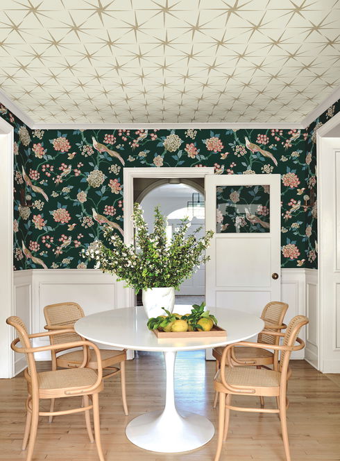 Fanciful Dark Green Wallpaper