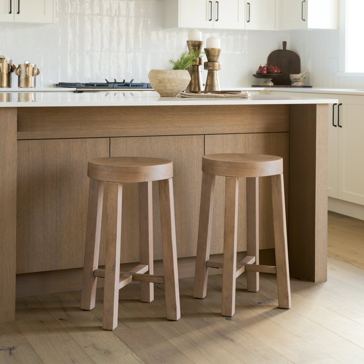 Brahma Backless 26in Seat Counter Stool | White Washed Wood, Counter & Bar Stool by Mercana, 14.5" length x 14.5" width x 26" height View 3
