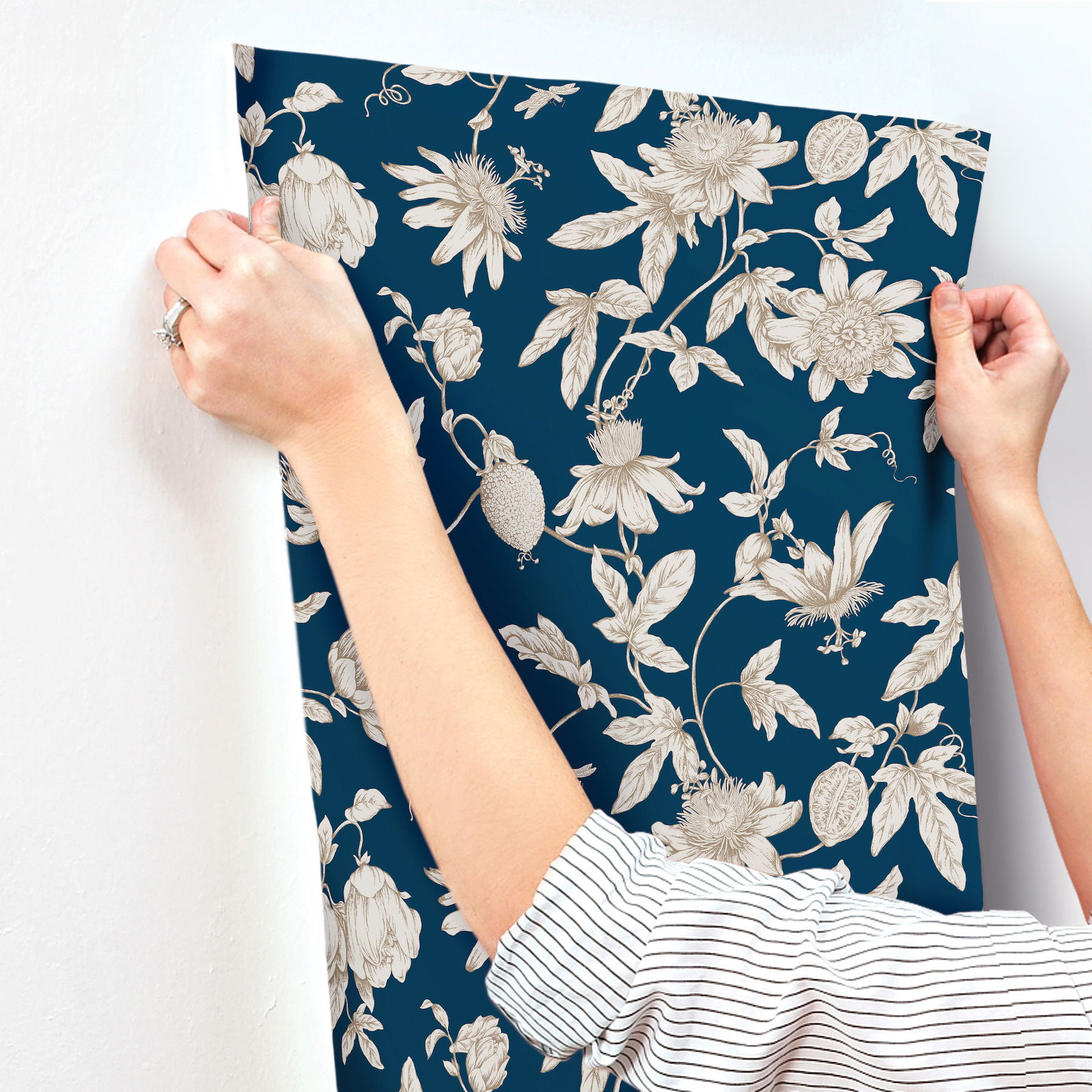 Passion Flower Toile Navy Wallpaper large image 