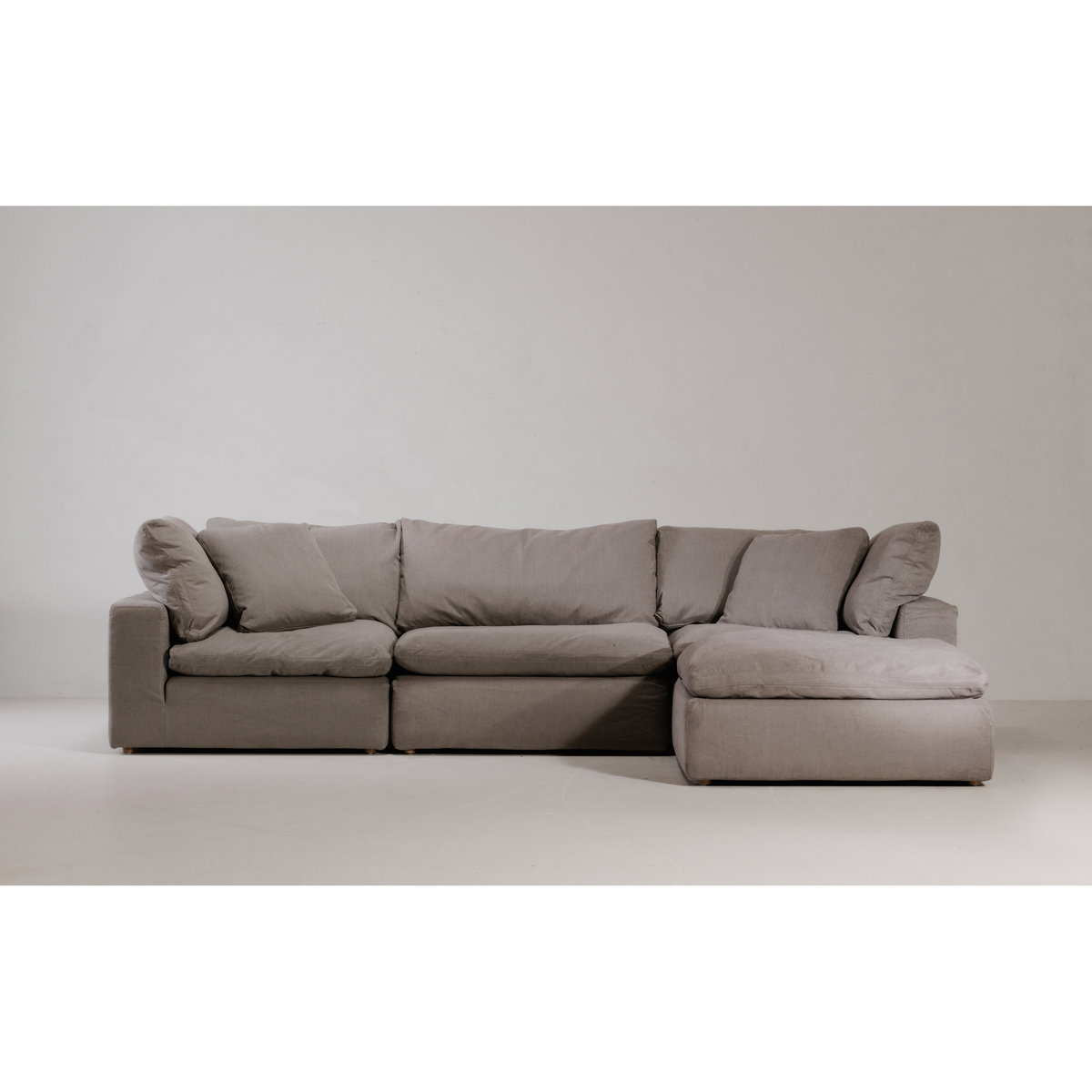 Clay Lounge Modular Sectional Light Grey, Sectional Sofa by Moe's Home, 133.5" width x 32.5" height x 89" depth View 4