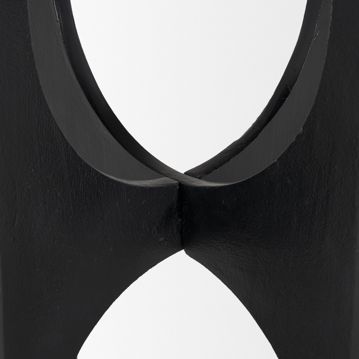 Sobi Textured Matte Black Round Metal Accent Table, Side & End Table by Mercana, 18" length x 18" width x 21.5" height View 8