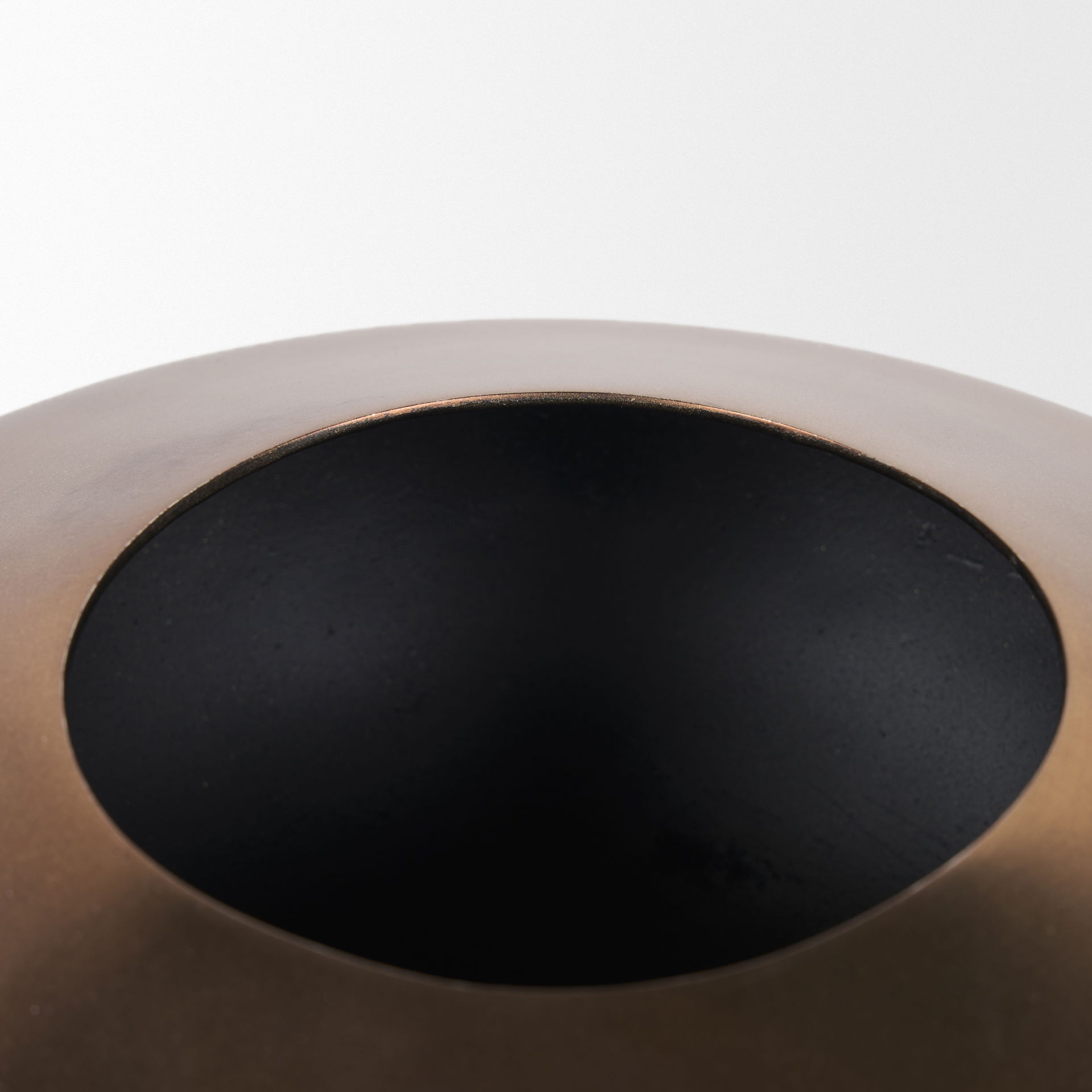 Quiana Medium Textured Gold Metal Vase large image 