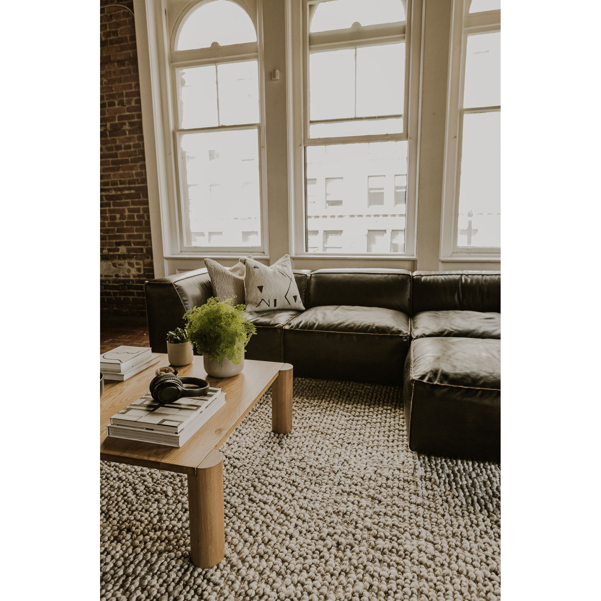Post Coffee Table White Oak large image 