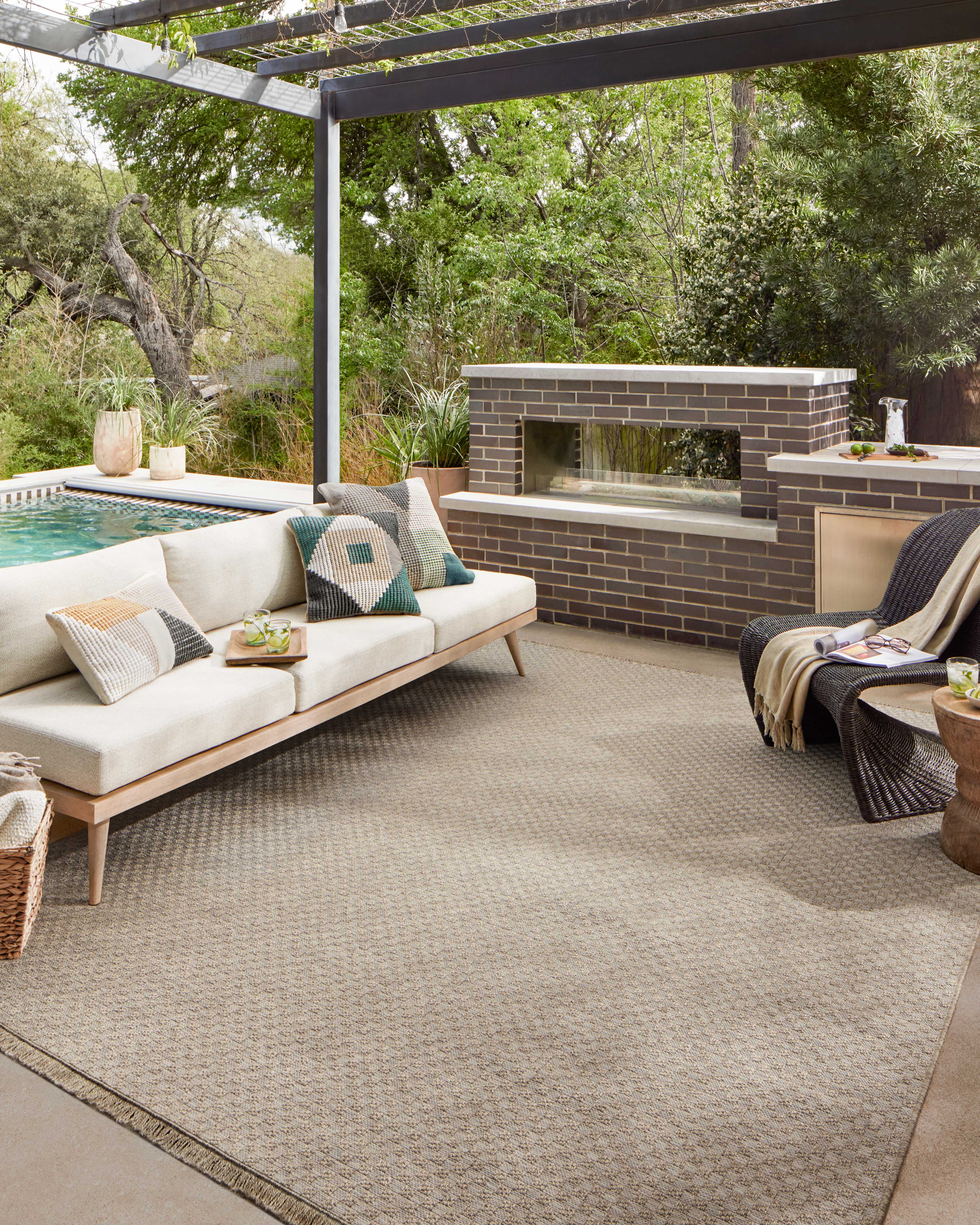 Loloi II Dawn Rug, 1'6" length x 1'6" width View 2