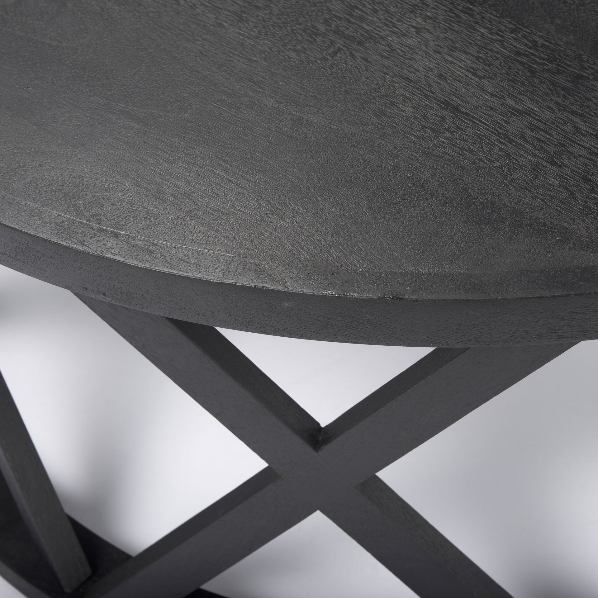 Forsey  28.0L x 45.3W x 18.0H Black Solid Wood Round Coffee Table, by Mercana, 45" length x 45" width x 18" height View 6