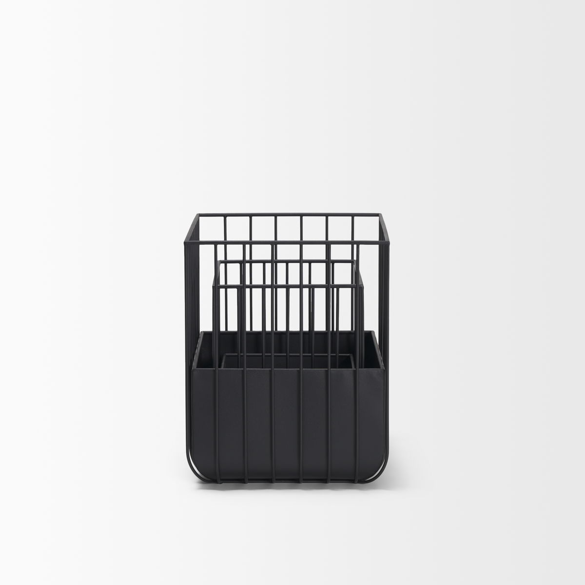 Verna Matte Black Wire Cage Metal Planters (Set of 2), Decorative Object by Mercana, 15.75" length x 15.75" width x 19.88" height View 4