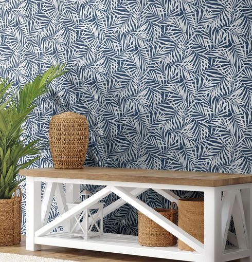 Oahu Fronds Navy & White Wallpaper
