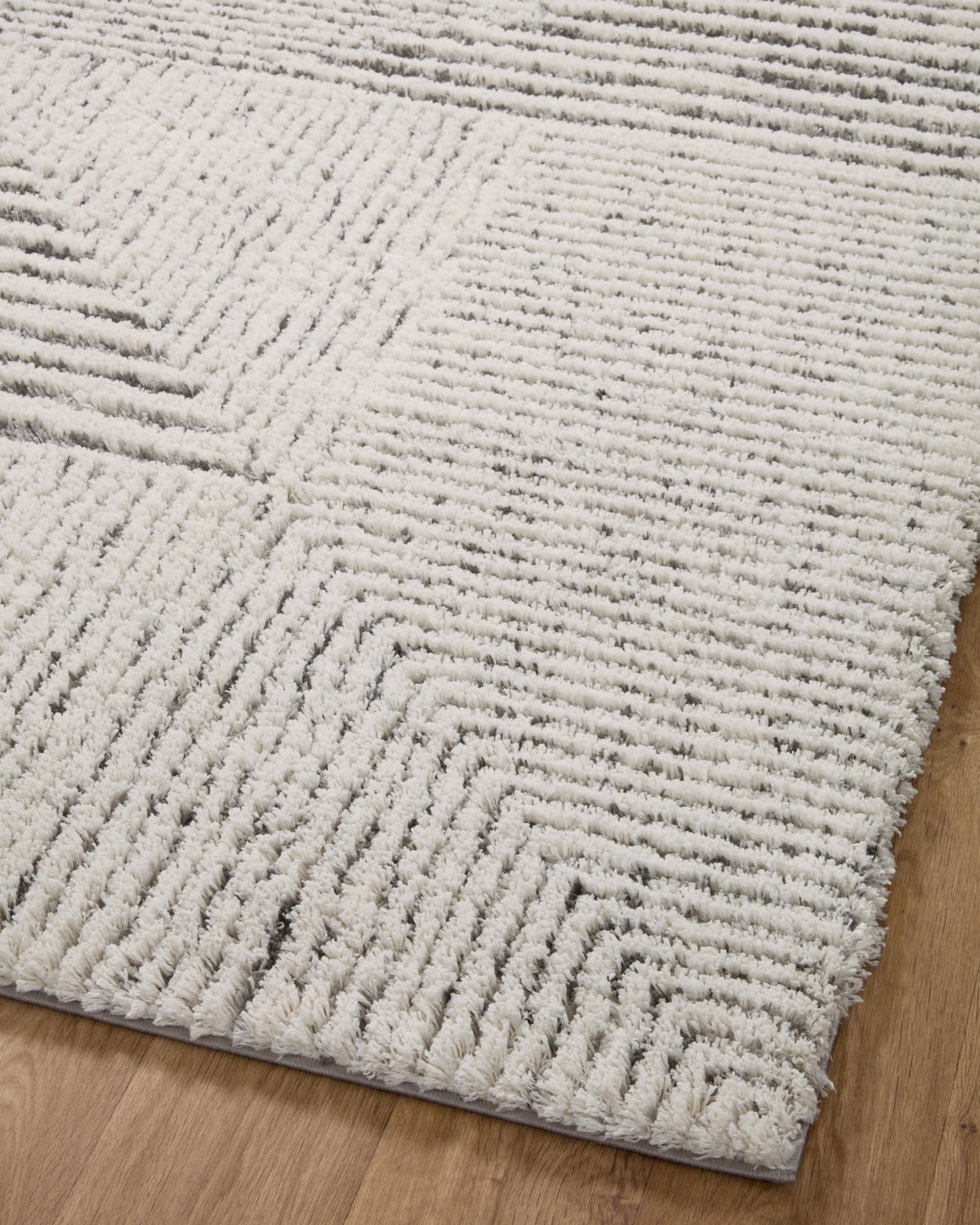 Loloi Levitt Shag Rug, 1'6" length x 1'6" width View 8