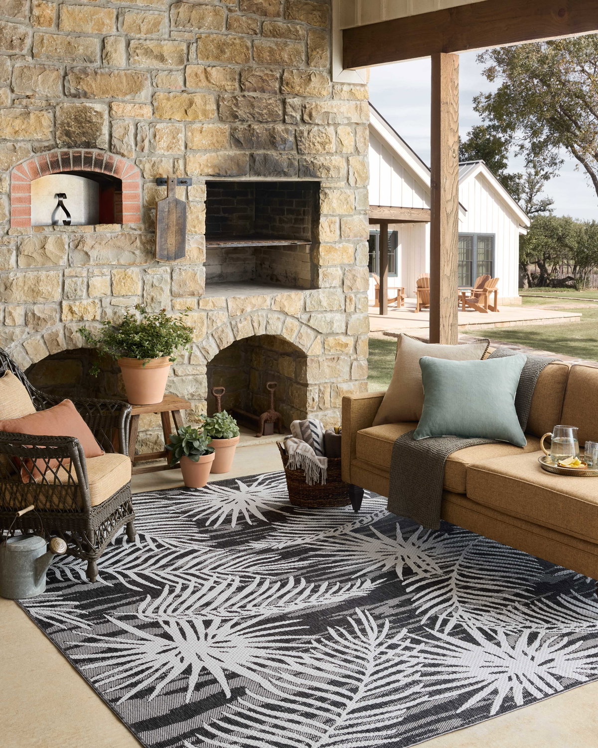 Loloi Easton Rug, 1'6" length x 1'6" width View 3