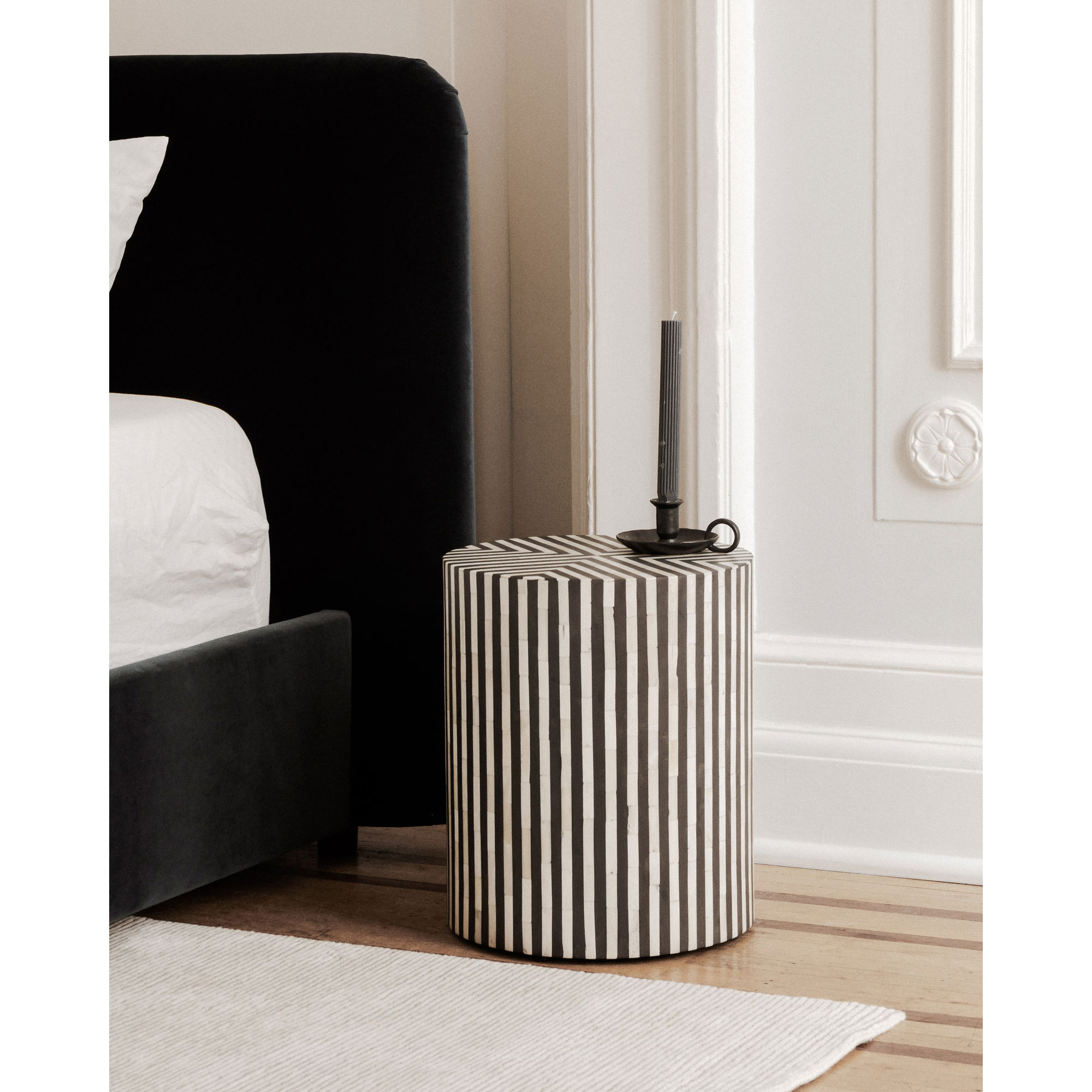 Chameau Side Table Black large image 
