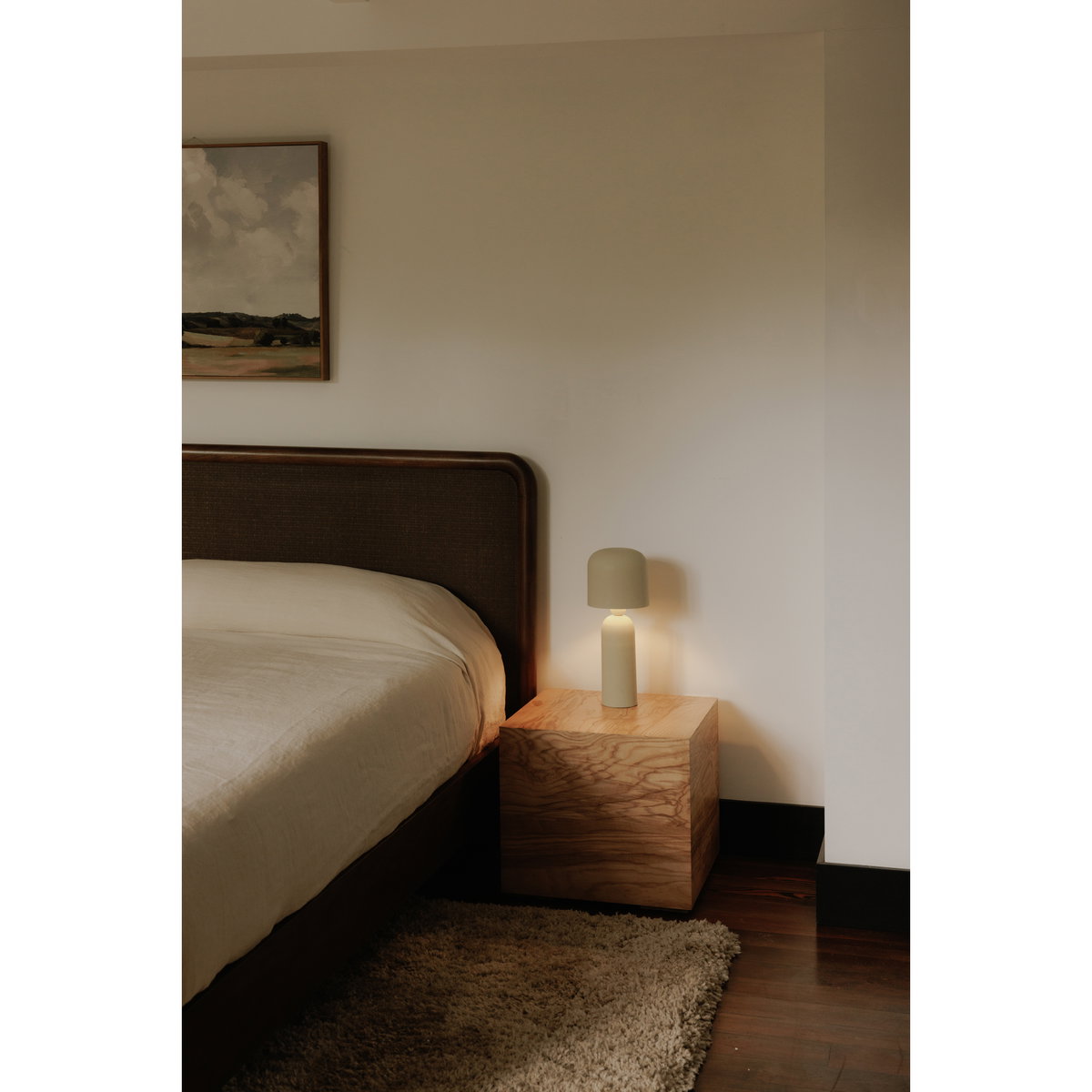 Echo Lamp Cream, Table Lamp by Moe's Home, 6" width x 15.5" height x 6" depth View 7