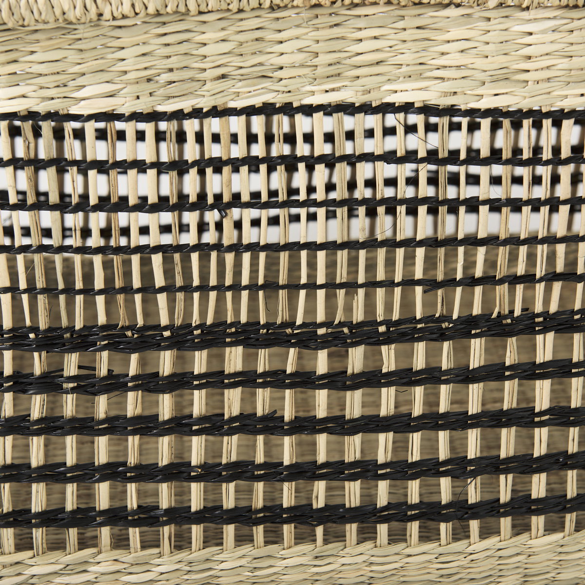 Nia (Set of 2) Light Brown Seagrass Rectangular Basket with Handles, Bins & Basket by Mercana, 18.5" length x 13.39" width x 14.57" height View 6