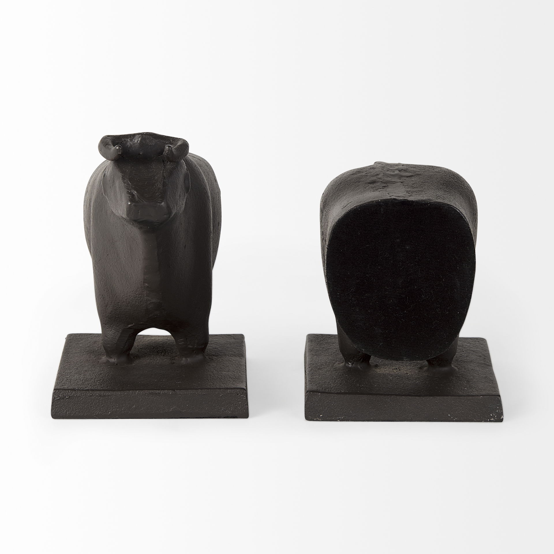 Taurus III (Set of 2) 9L x 4W Black Cast Aluminum Bull Bookends, by Mercana, 9" length x 4.25" width x 6.75" height View 7