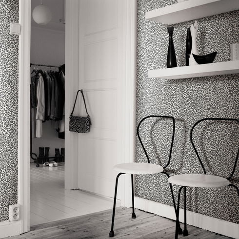 Leopard King Charcoal Wallpaper