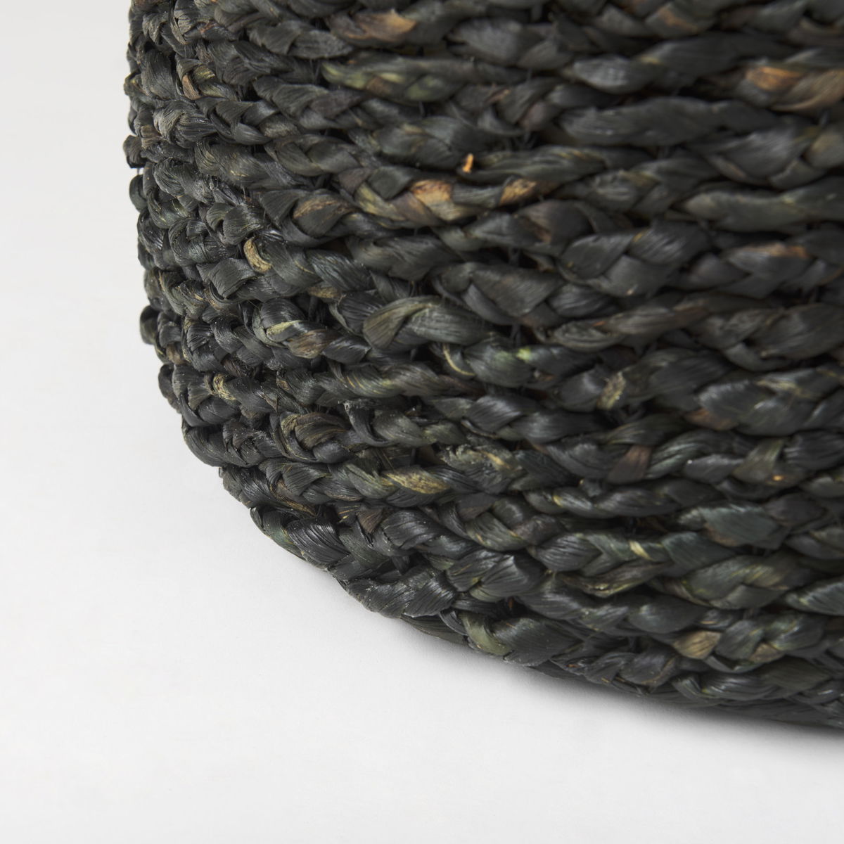 Dina  Black Cornhusk and Water Hyacinth Round Pouf, Ottoman by Mercana, 17.72" length x 17.72" width x 17.72" height View 8