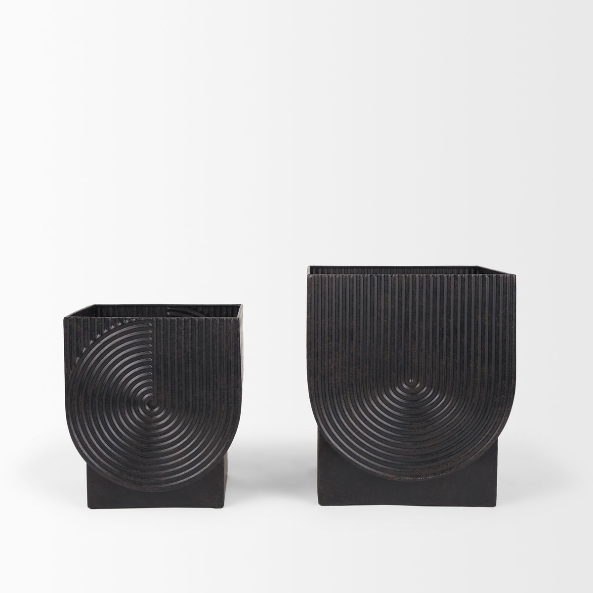Medina Antiqued Black Metal Planters  (Set of 2), by Mercana, 9.45" length x 9.45" width x 11.02" height View 3