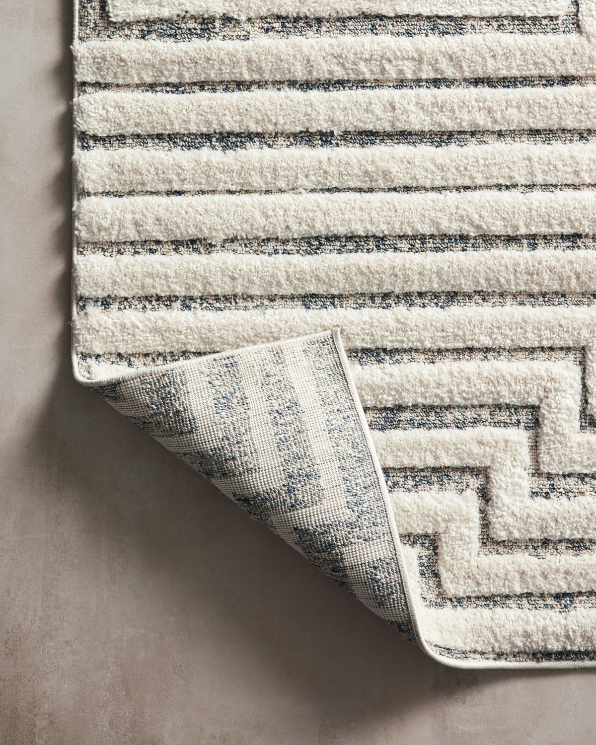 Loloi Hagen Rug, 1'6" length x 1'6" width View 5