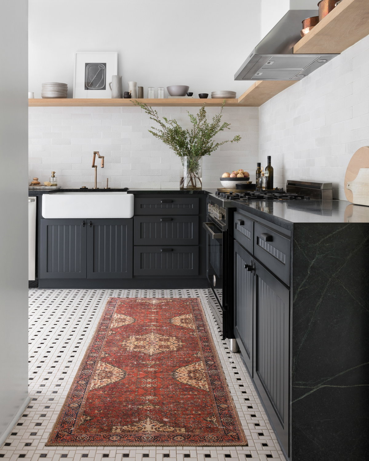 Loloi Loren Rug, 2'6" length x 7'6" width View 3