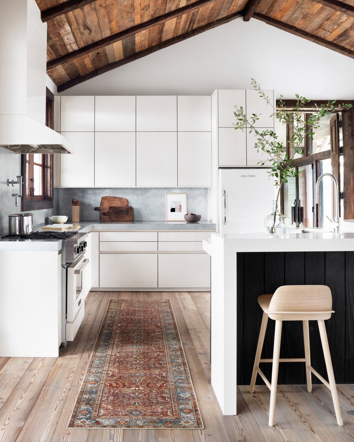 Loloi II Layla Rug, 5' length x 7'6" width View 5