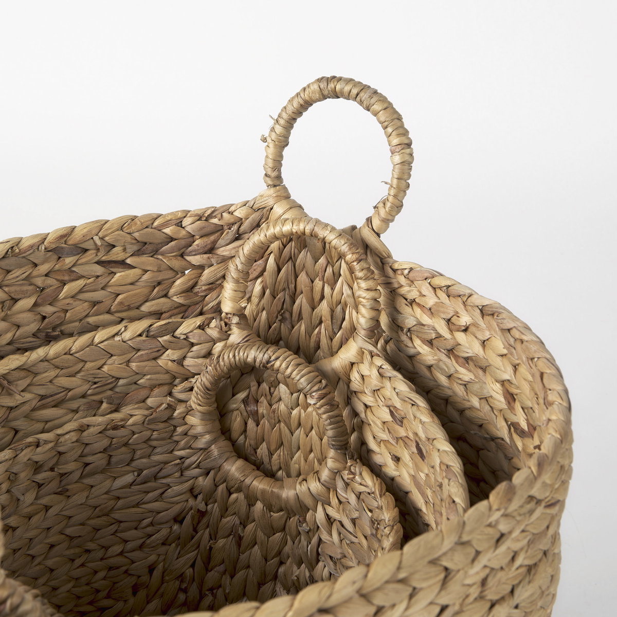 Sivan  (Set of 3) Light Brown Water Hyacinth Round Basket with Handles, Bins & Basket by Mercana, 19.69" length x 19.69" width x 23.62" height View 5