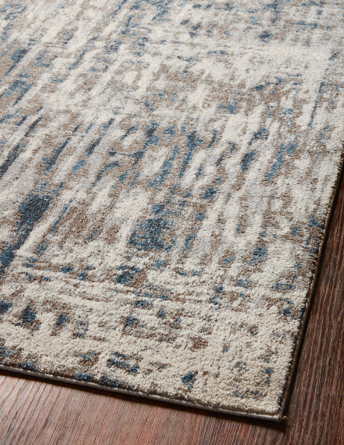 Loloi Spirit Rug, 2'7" length x 4' width View 7