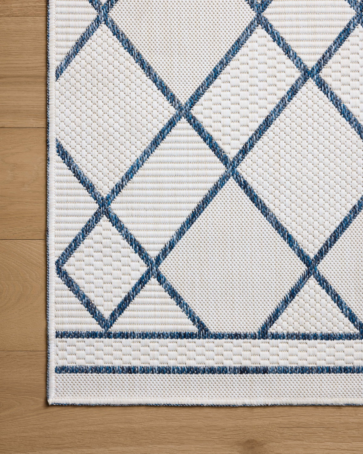 Loloi Easton Rug, 5'3" length x 7'6" width View 6