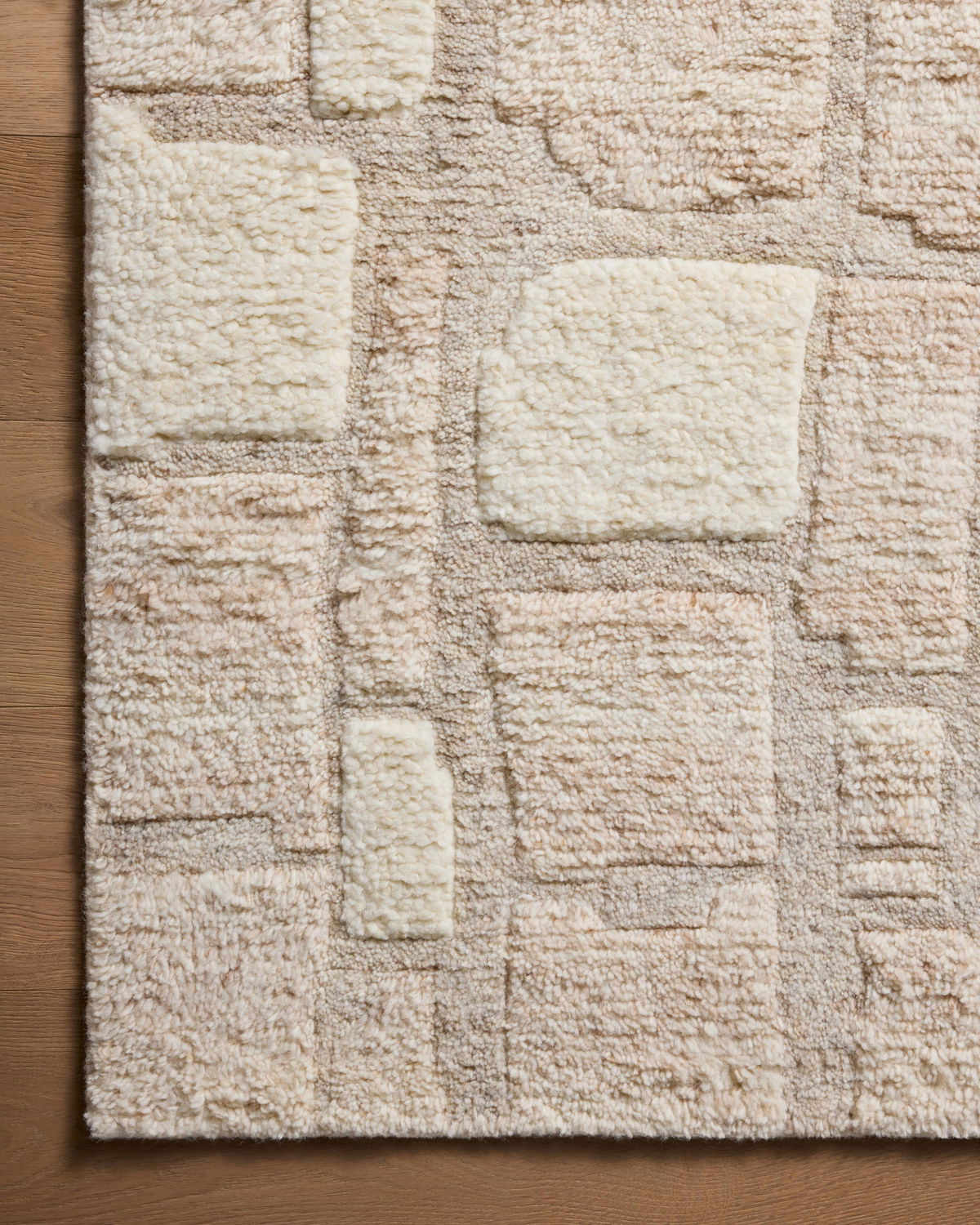 Loloi Octavia Rug, 2'9" length x 8' width View 3