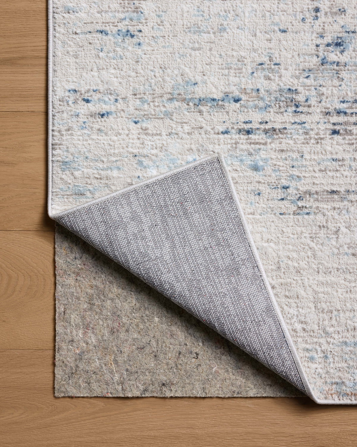 Loloi Townes Rug, 1'6" length x 1'6" width View 6