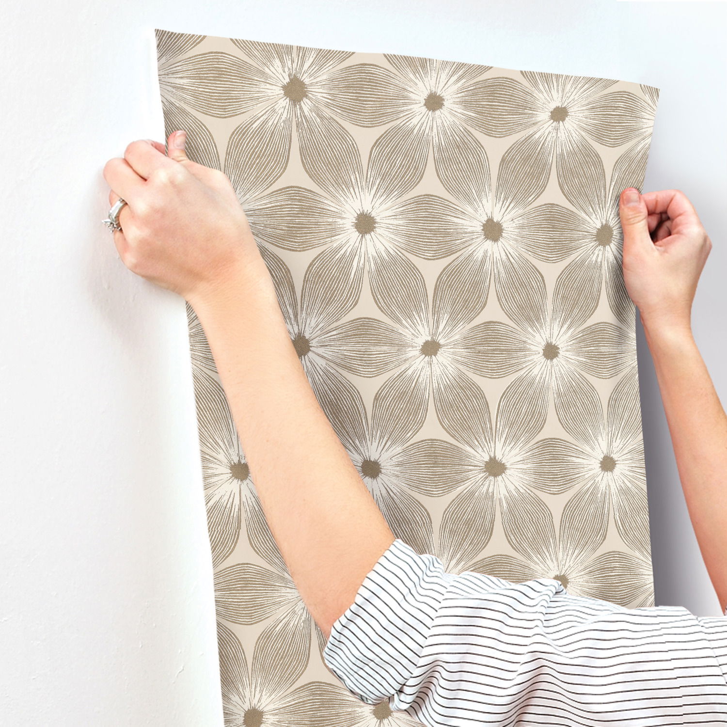 Everlasting Beige & Gold Wallpaper large image 