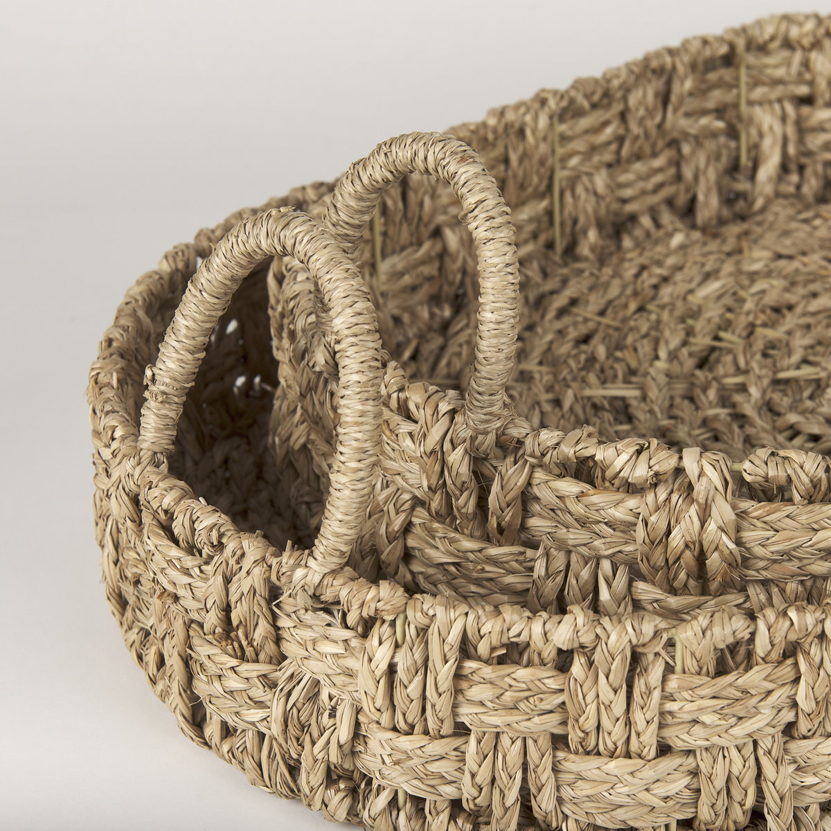 Haini Set of 2 Large Basketweave Seagrass Trays with Loop Handles, Decorative Tray by Mercana, 25.98" length x 16.14" width x 3.94" height View 8