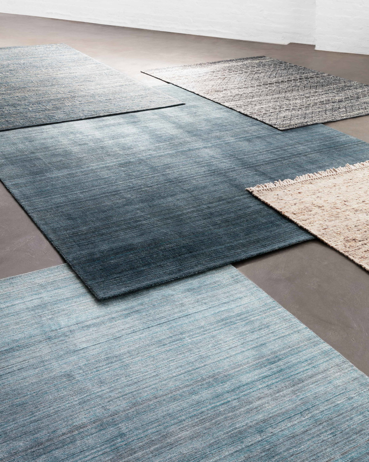 Loloi Pasadena Rug, 7'9" length x 9'9" width View 2