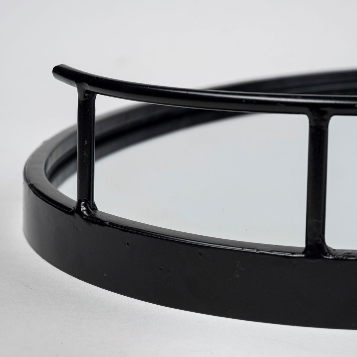 Ansel 20L x 14W Black Metal Mirrored Bottom Oval Serving Tray, Decorative Tray by Mercana, 20.08" length x 13.98" width x 2.87" height View 9
