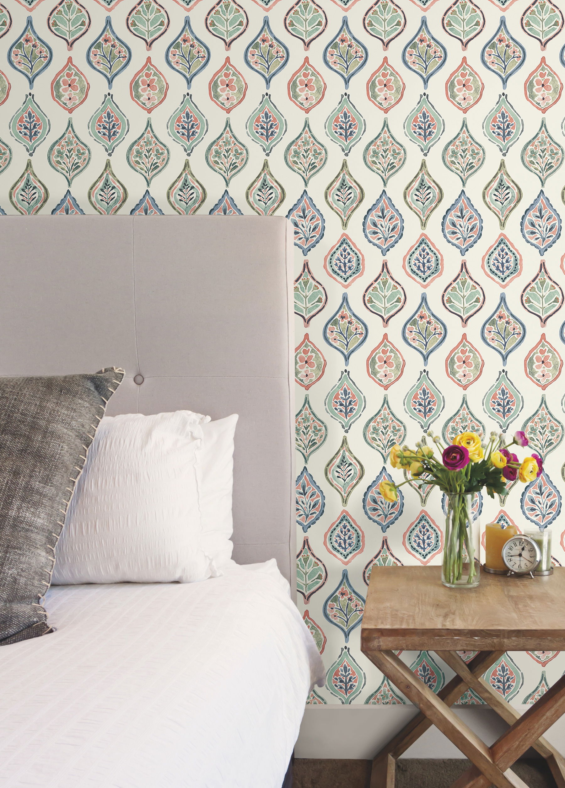 Marketplace Motif Off White & Green Wallpaper large image 