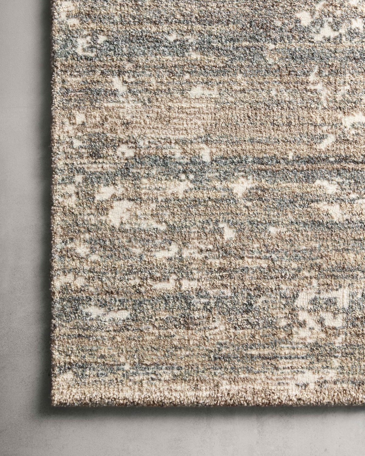 Loloi Augustus Rug, 1'6" length x 1'6" width View 3
