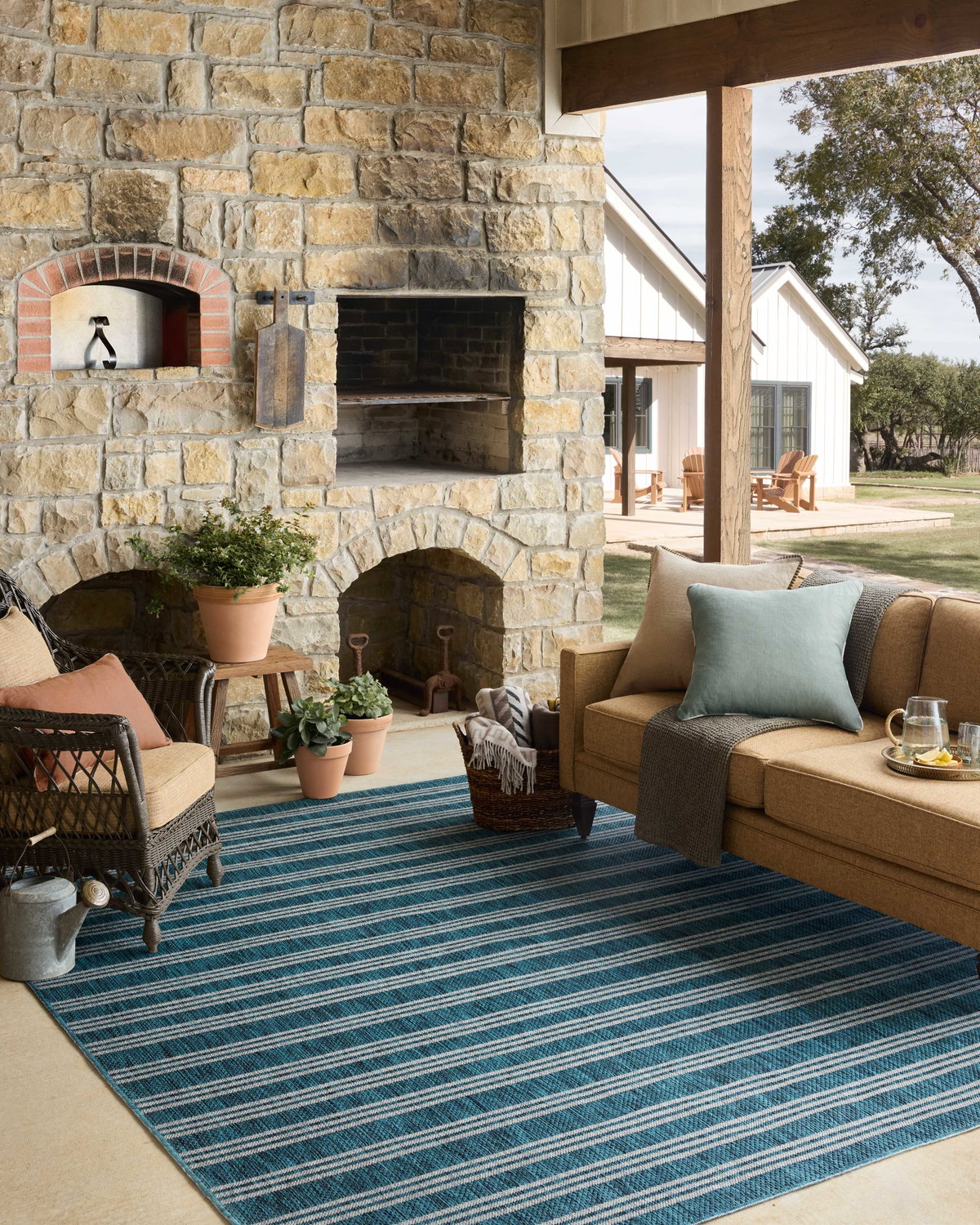 Loloi Easton Rug, 2'3" length x 3'9" width View 3