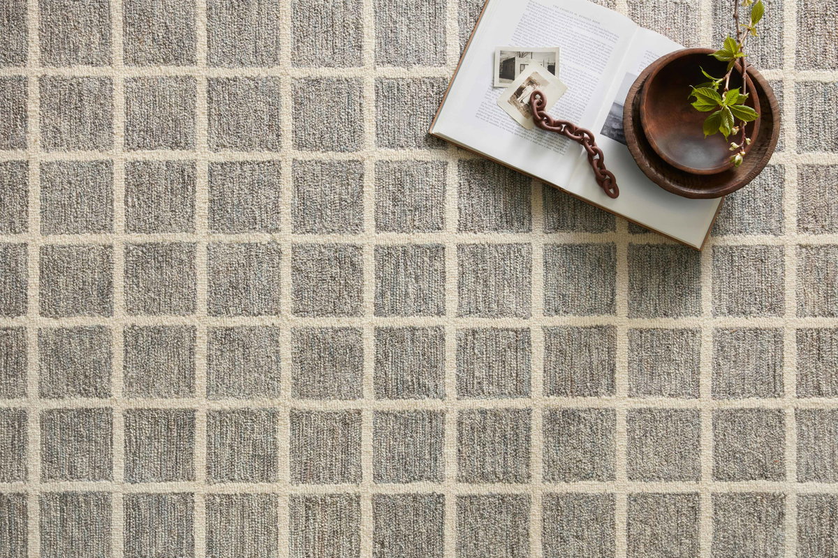 Chris Loves Julia x Loloi Polly Rug, 2'6" length x 7'6" width View 3