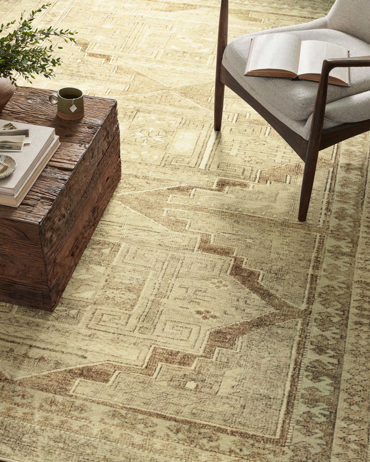 Magnolia Home by Joanna Gaines x Loloi Sinclair Rug, 1'6" length x 1'6" width View 5