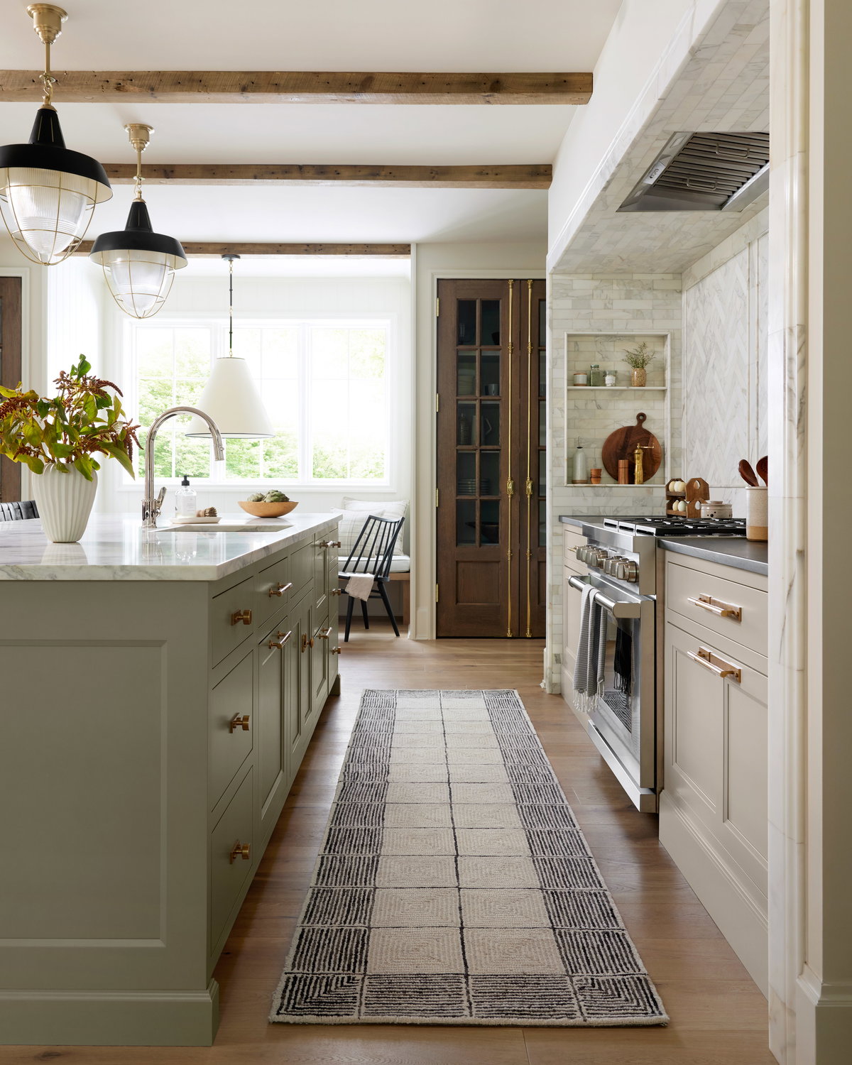 Chris Loves Julia x Loloi Francis Rug, 2'6" length x 7'6" width View 3