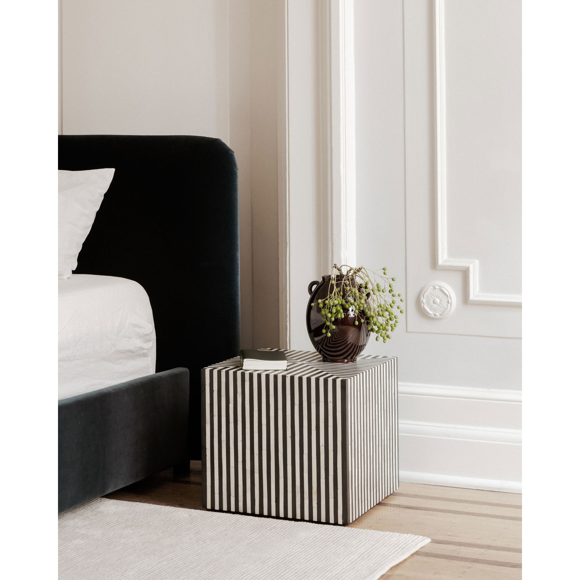 Terning Side Table Black And White, Side & End Table by Moe's Home, 18" width x 16" height x 18" depth View 5