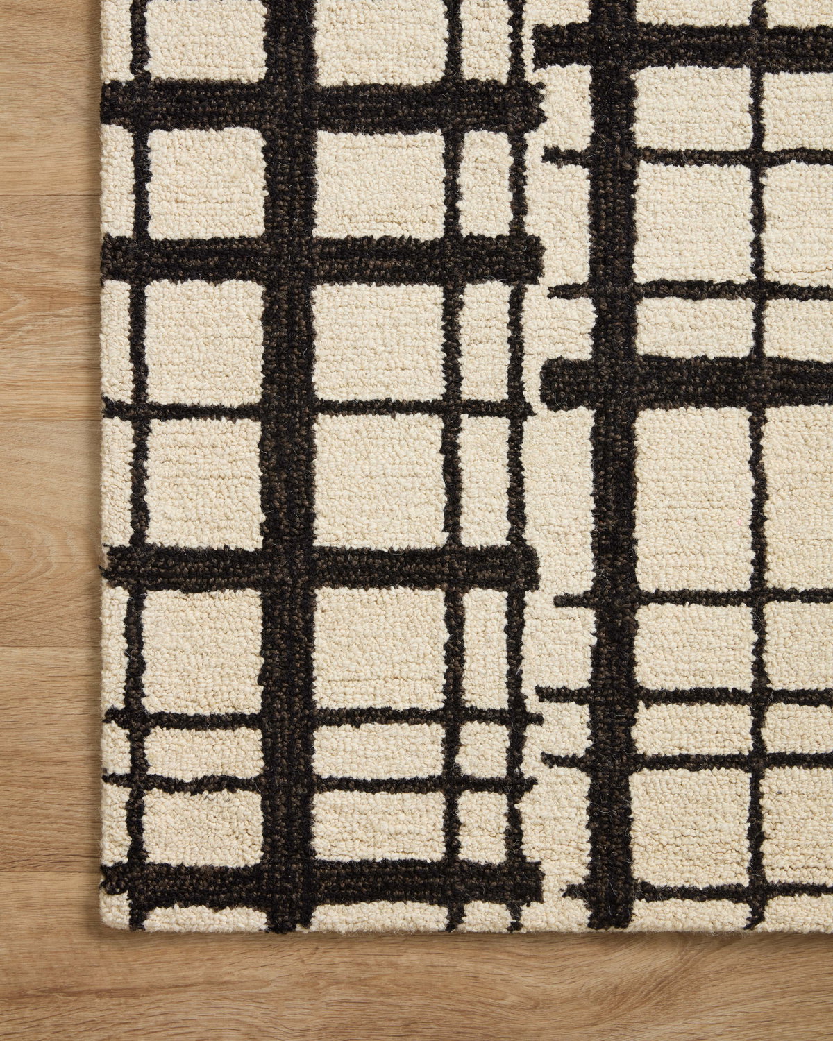 Chris Loves Julia x Loloi Polly Rug, 2' length x 5' width View 5