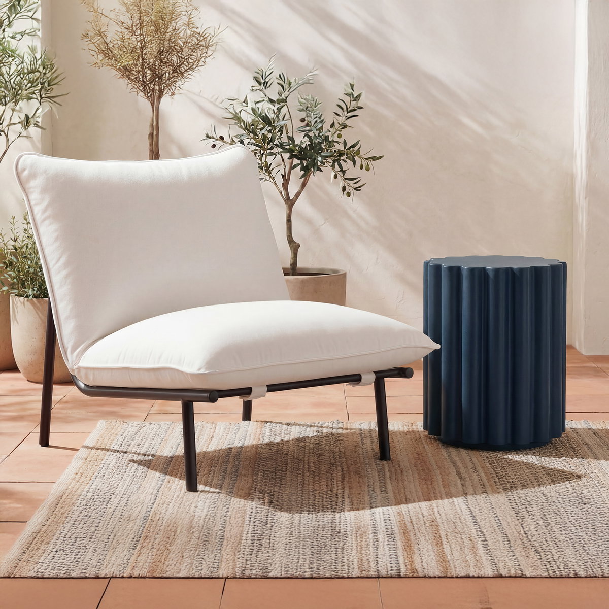 Taffy Accent Table Navy Blue, Side & End Table by Moe's Home, 15" width x 18.5" height x 15" depth View 4