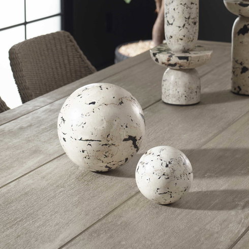 Nouveau Indoor-Outdoor Spheres Set/2