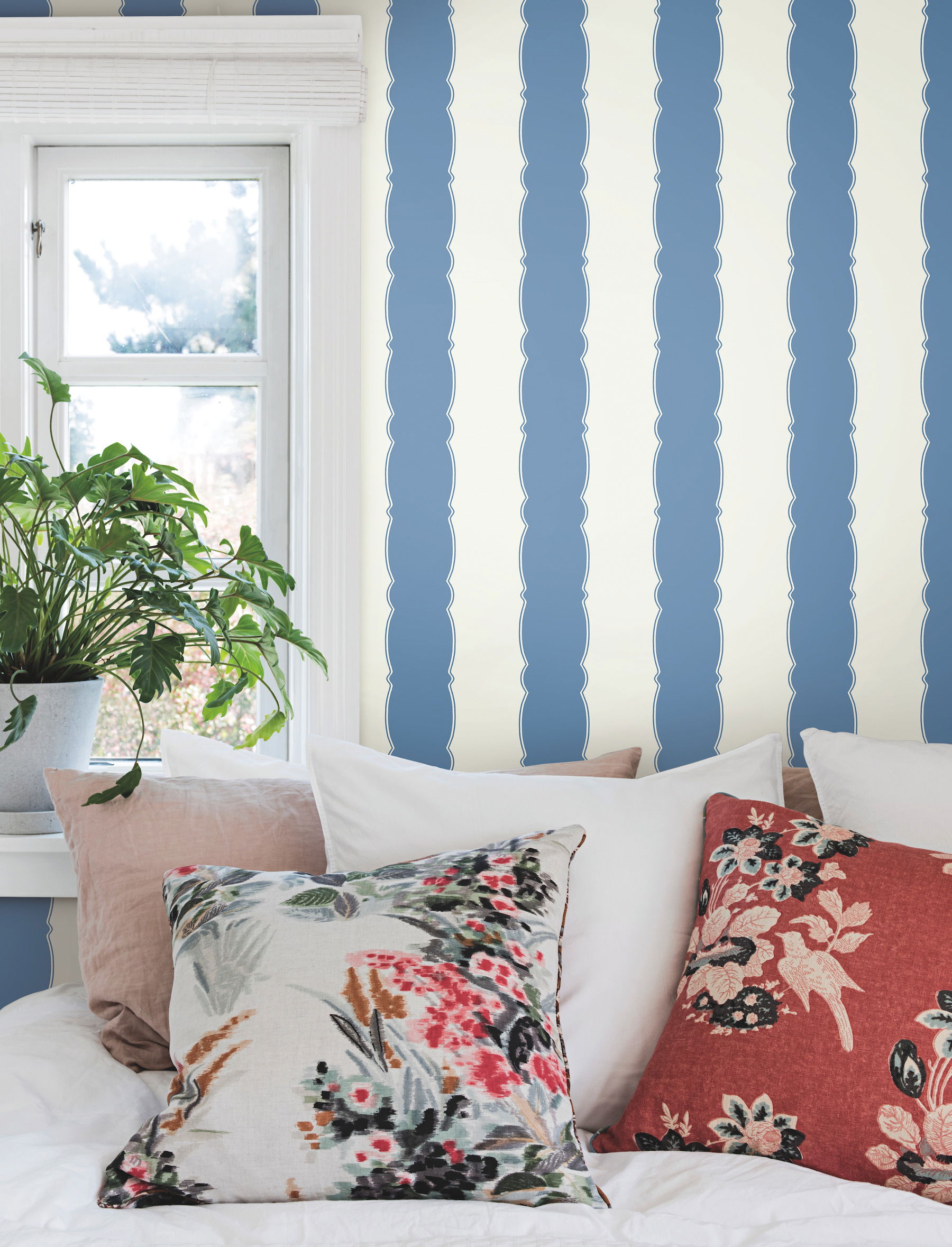 Scalloped Stripe Blue Wallpaper large image 