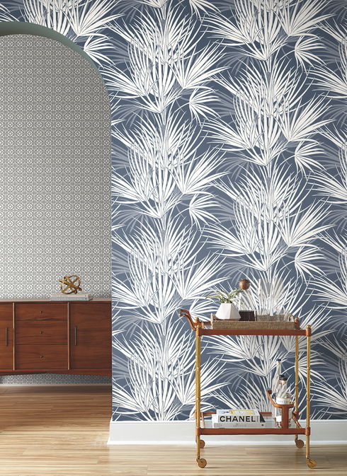 Palmetto Navy & White Wallpaper